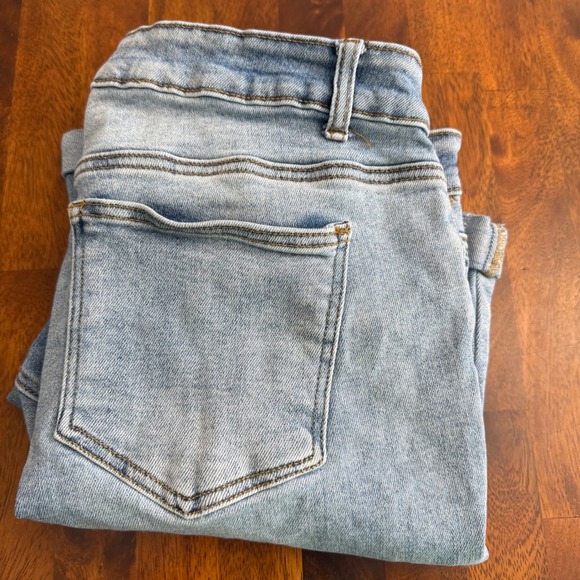 BLUE SAVVY Womens Distressed Denim Shorts Light Wash Size 18 Rolled Cuffs - Picture 2 of 12